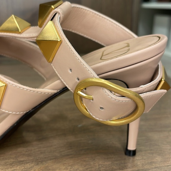 Valentino Large RockStud heels 38 - Picture 5 of 10